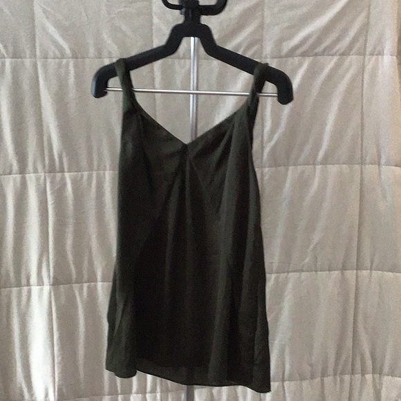 Talbots Loden color sleeveless blouse  size 2. NWT - Picture 4 of 6